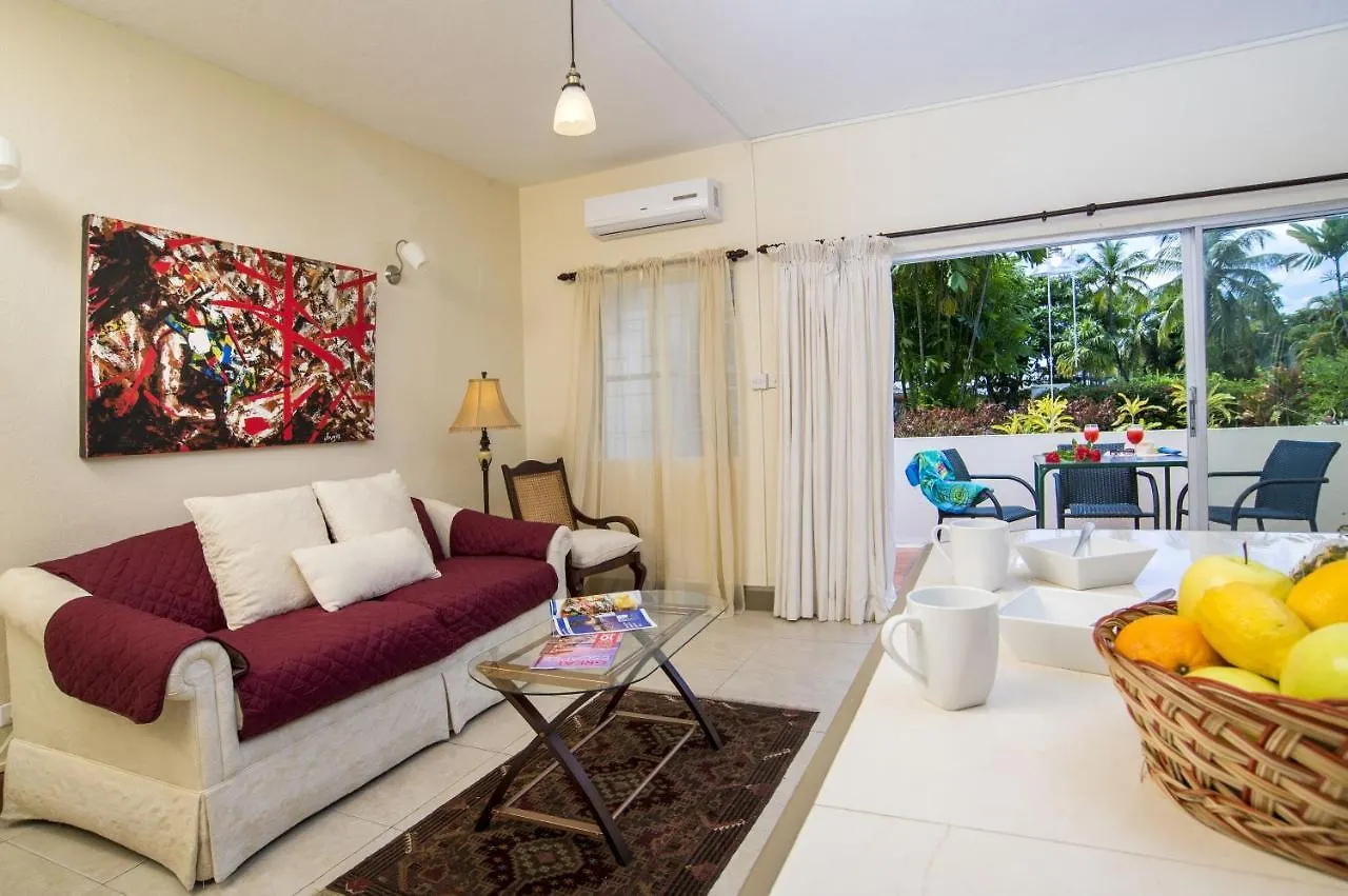 Ground Floor Apartment Located In Hometown, 5 Min Walk To The Beach Saint James