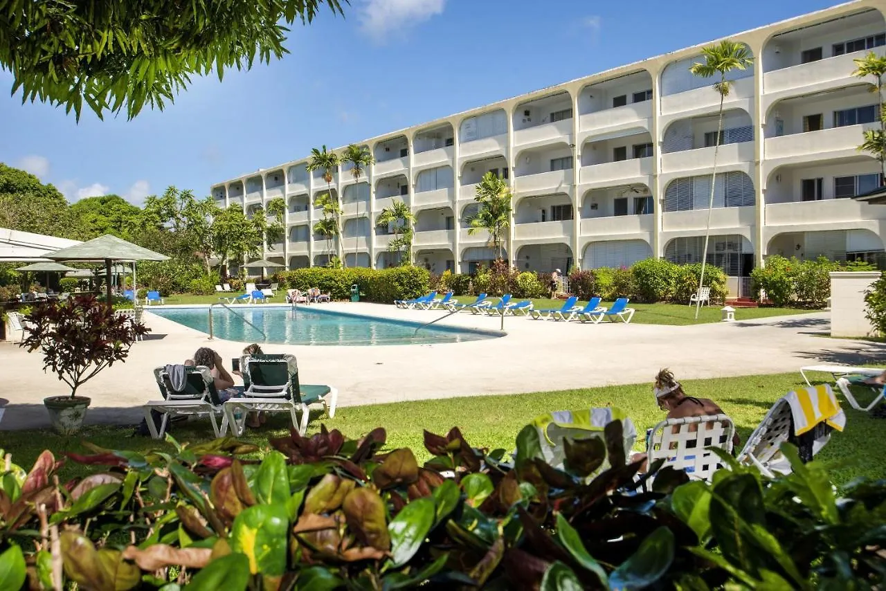 Ground Floor Apartment Located In Hometown, 5 Min Walk To The Beach Saint James